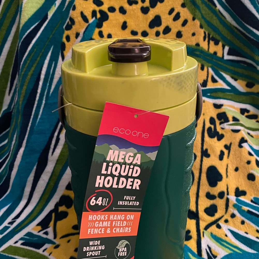 Eco One Mega Liquid Holder 64oz Fully Insulated. NWT